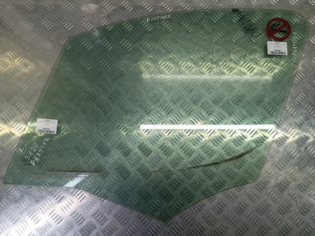 стекло двери Peugeot Partner  9201L9, 2590 рублей, Москва