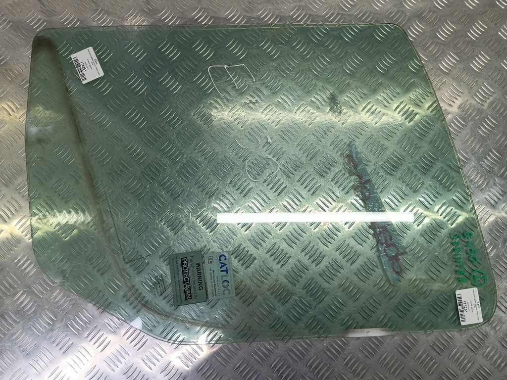 стекло двери MERCEDES-BENZ Sprinter  A9067250210, 980 рублей, Москва