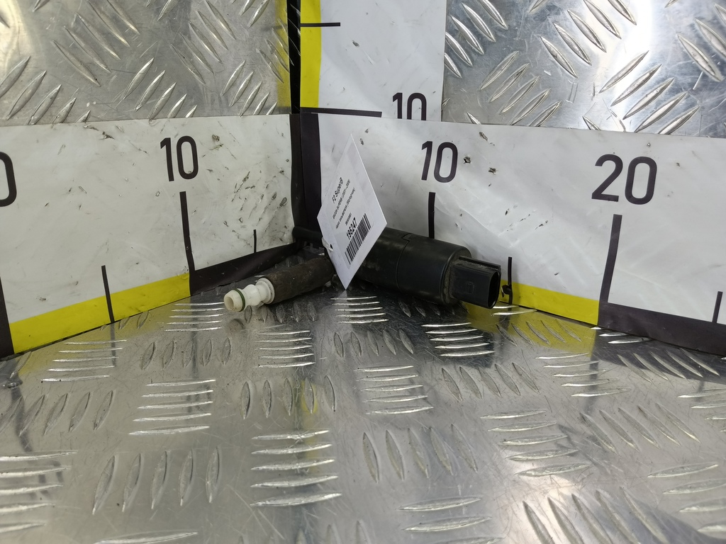 насос омывателя (моторчик) SKODA SUPERB 2.8 AT (193 л.с.)Superb  I (2001—2006) Седан 3B0955681, 750 рублей, Москва