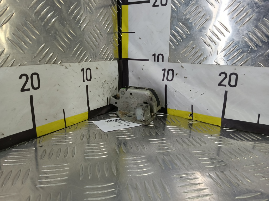 замок двери распашной Volkswagen Crafter  2E1827506G, 1210 рублей, Москва