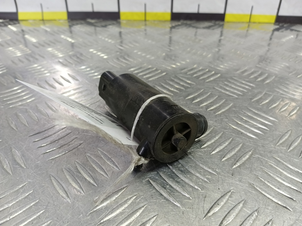 насос омывателя (моторчик) SUZUKI SX4 1.6 4WD MT (112 л.с.)SX4  I рестайлинг (2009—2014) Внедорожник 3841079J10, 2130 рублей, Москва