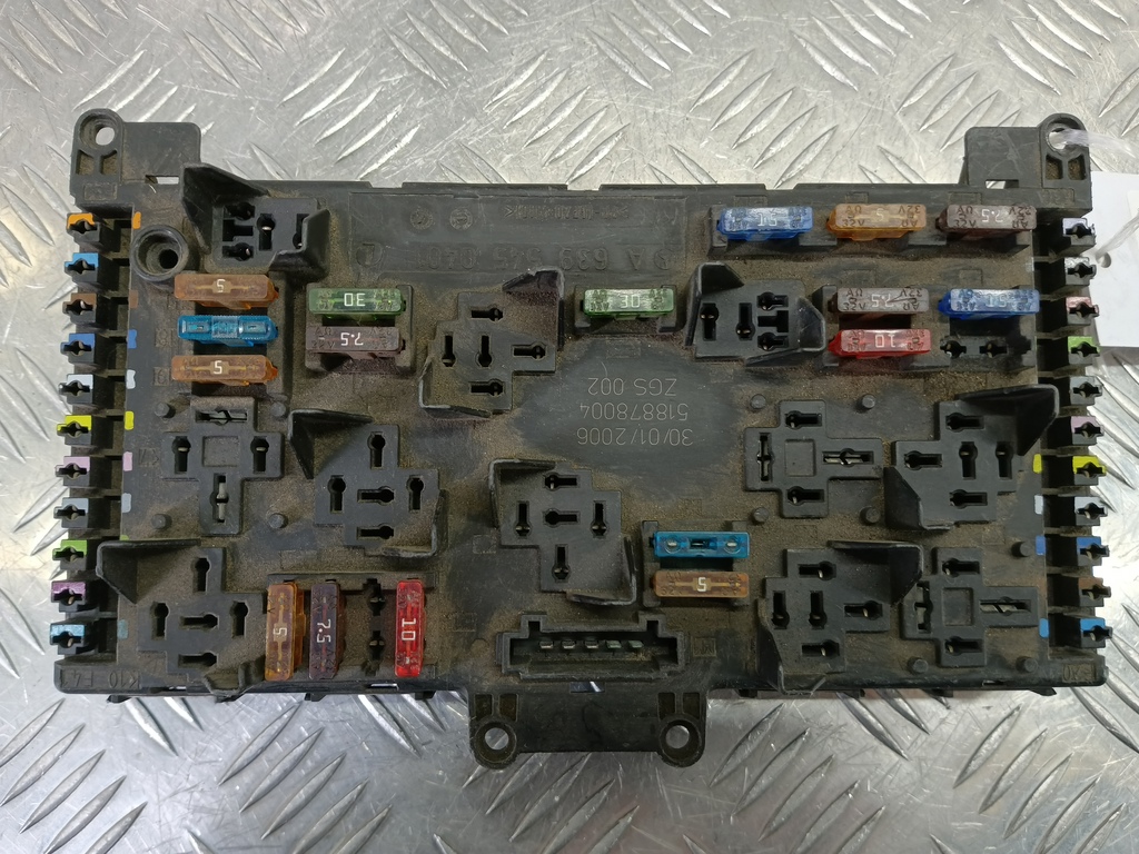 блок предохранителей MERCEDES-BENZ Vito  A6395450401, 1670 рублей, Москва