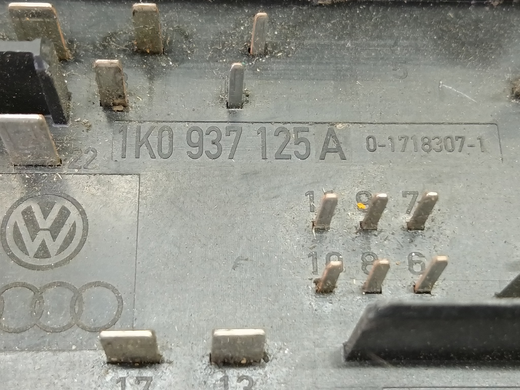 блок предохранителей Volkswagen Caddy  1K0937125A, 980 рублей, Москва