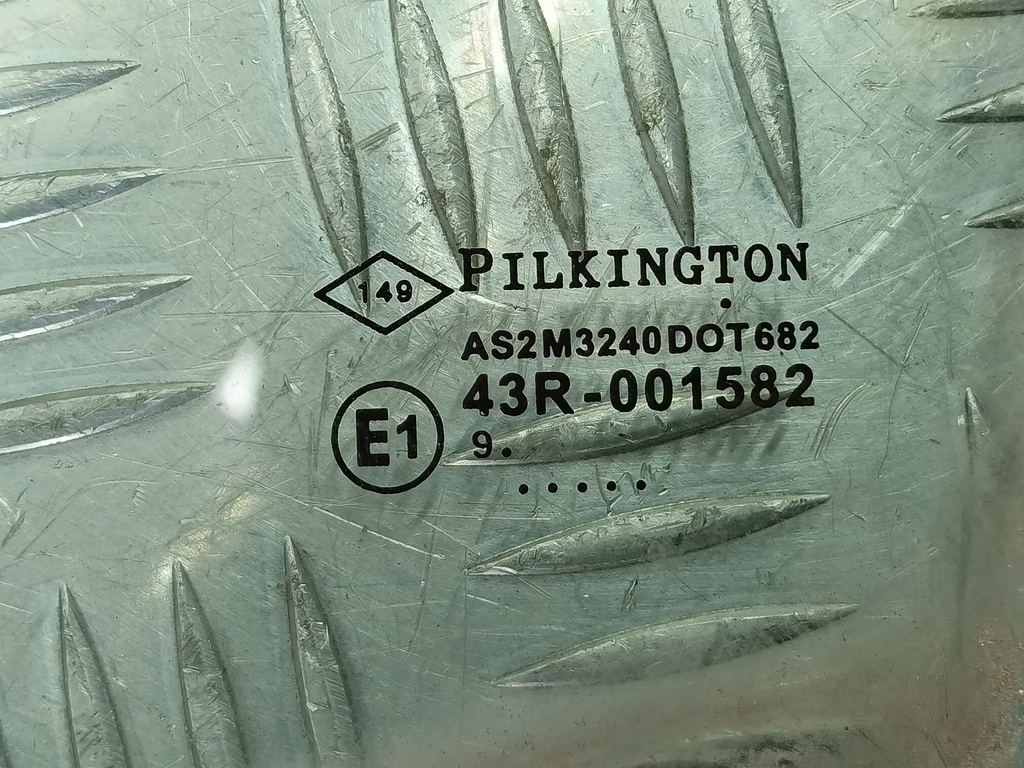 стекло двери Renault Master  802631127R, 3050 рублей, Москва