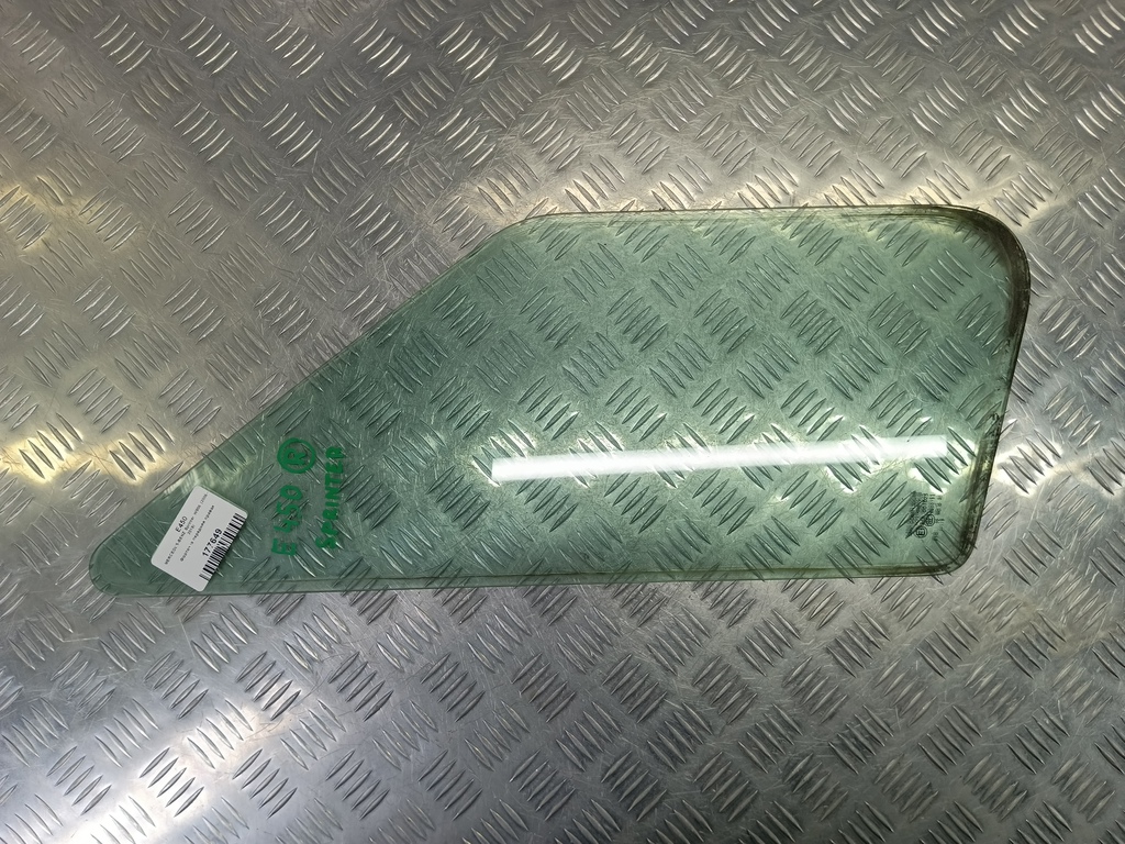 стекло двери MERCEDES-BENZ Sprinter  A9067250309, 860 рублей, Москва