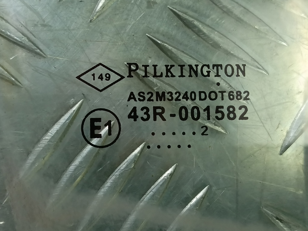 стекло двери Renault Master  802627279R, 7759 рублей, Москва