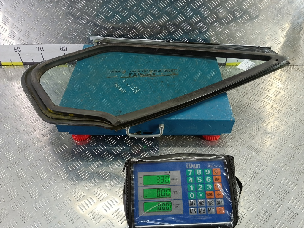 стекло двери FORD Transit  1819093, 2240 рублей, Москва