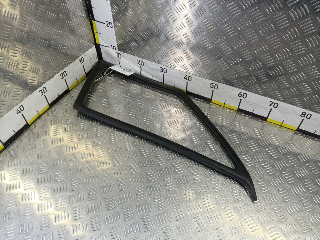 уплотнитель стекла Volkswagen Crafter  2E0845321A, 750 рублей, Москва