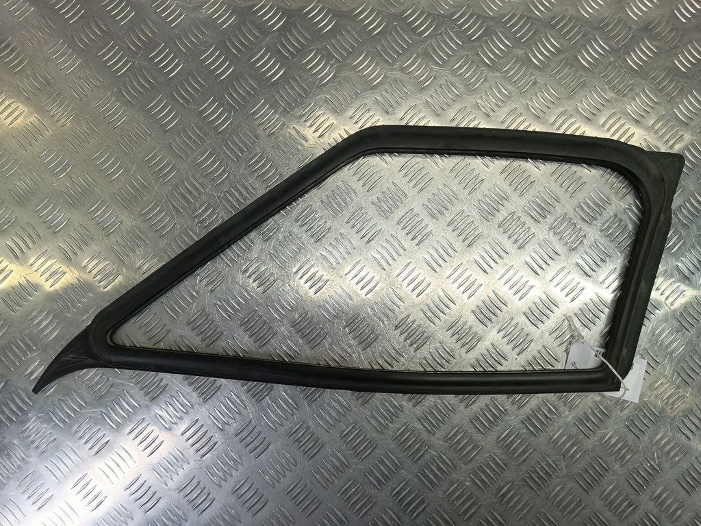 уплотнитель стекла MERCEDES-BENZ Sprinter  A9066711720, 750 рублей, Москва