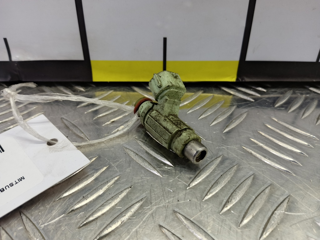 форсунка топливная MITSUBISHI LANCER  MN143061, 2010 рублей, Москва