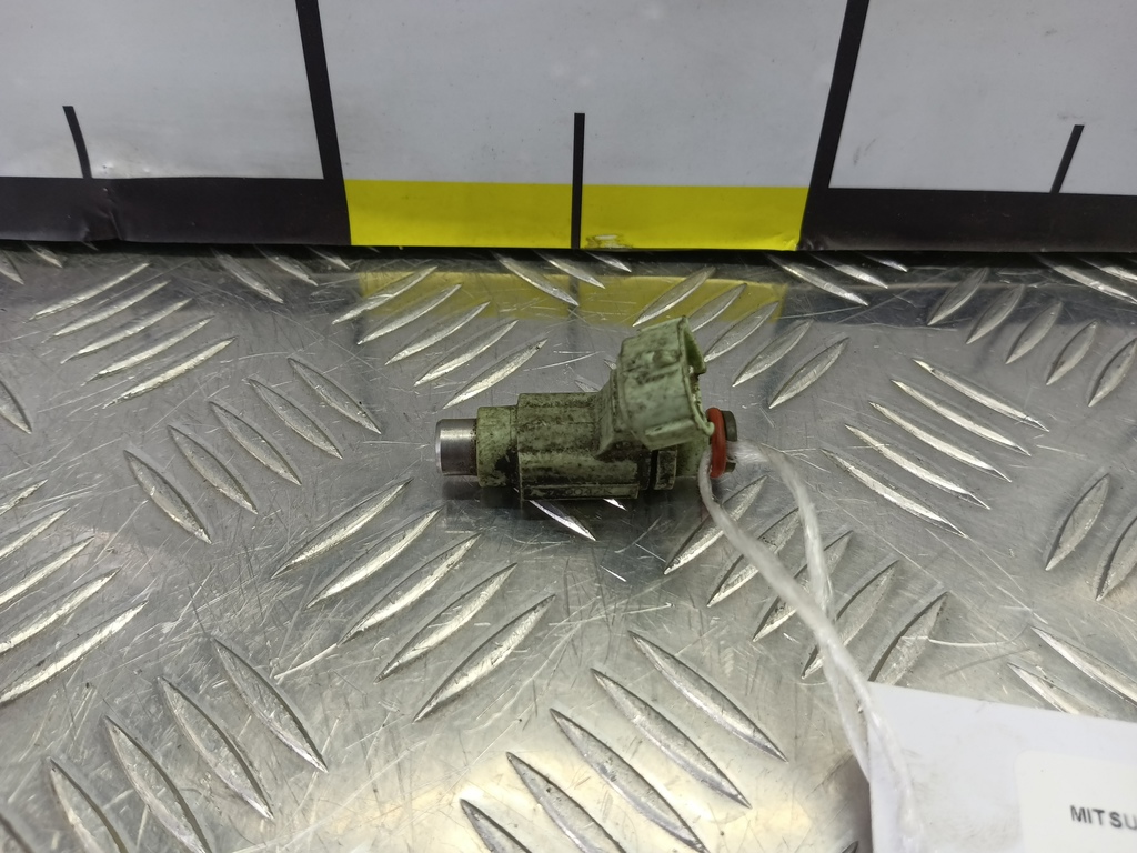 форсунка топливная MITSUBISHI LANCER  MN143061, 2010 рублей, Москва