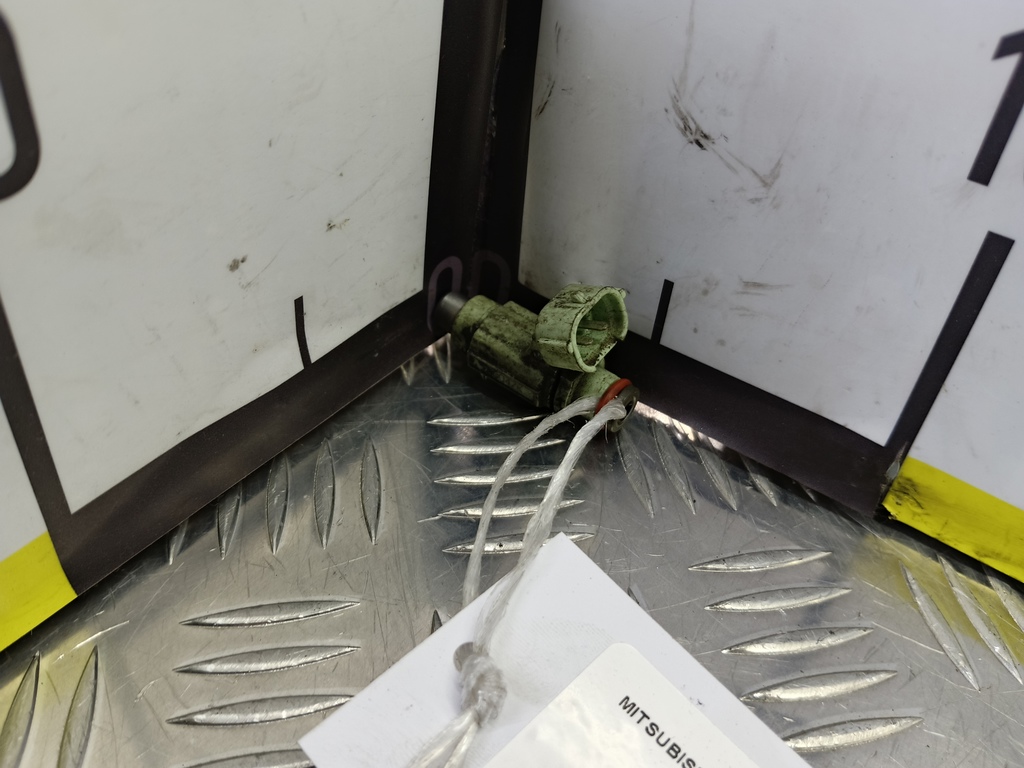 форсунка топливная MITSUBISHI LANCER  MN143061, 2010 рублей, Москва