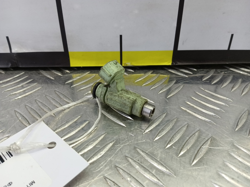 форсунка топливная MITSUBISHI LANCER  MN143061, 2010 рублей, Москва