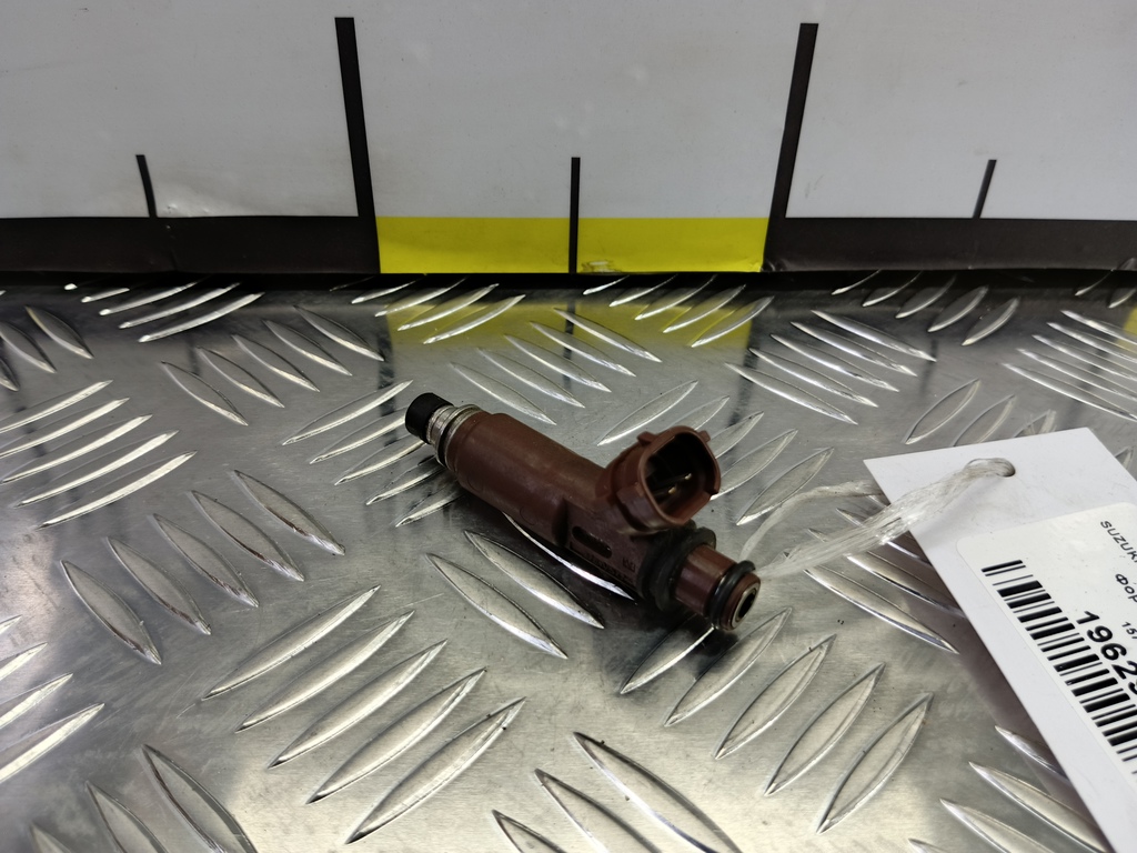 форсунка топливная SUZUKI LIANA  1571054G00, 630 рублей, Москва