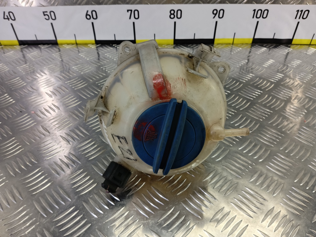 бачок расширительный Volkswagen 1K0121407A, 980 рублей, Москва