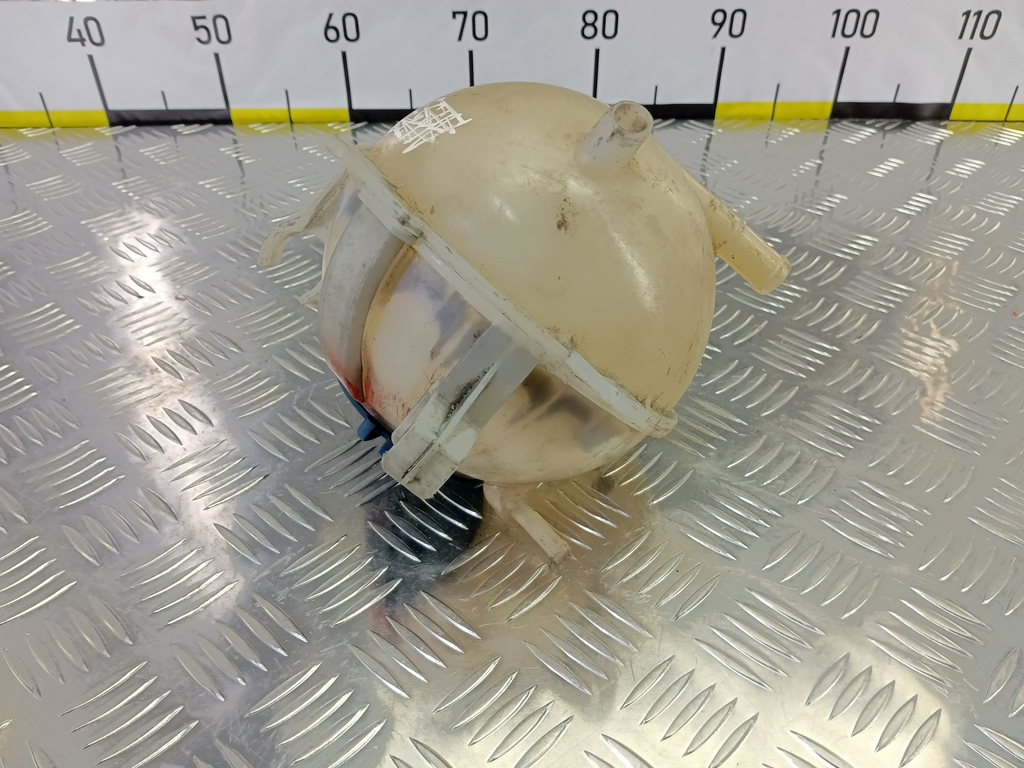 бачок расширительный Volkswagen 1K0121407A, 980 рублей, Москва