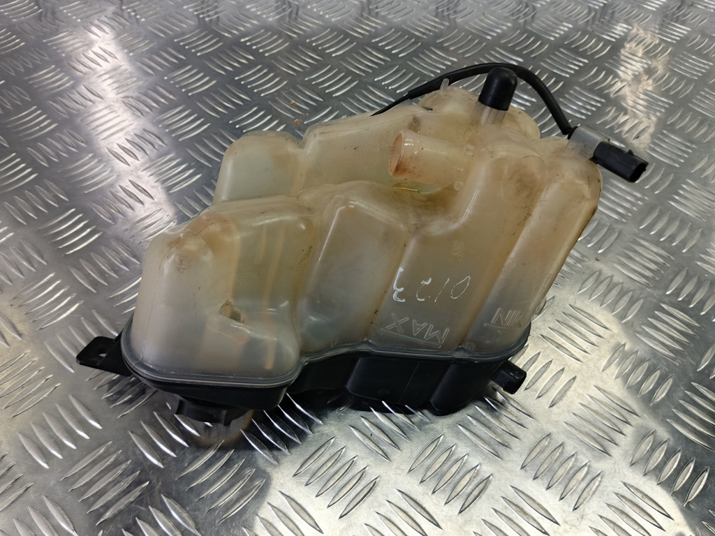 бачок расширительный LAND ROVER FREELANDER  LR00408, 1550 рублей, Москва