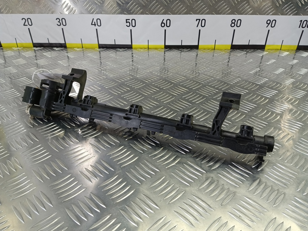 рампа топливная FORD Focus  1698074, 3279 рублей, Москва