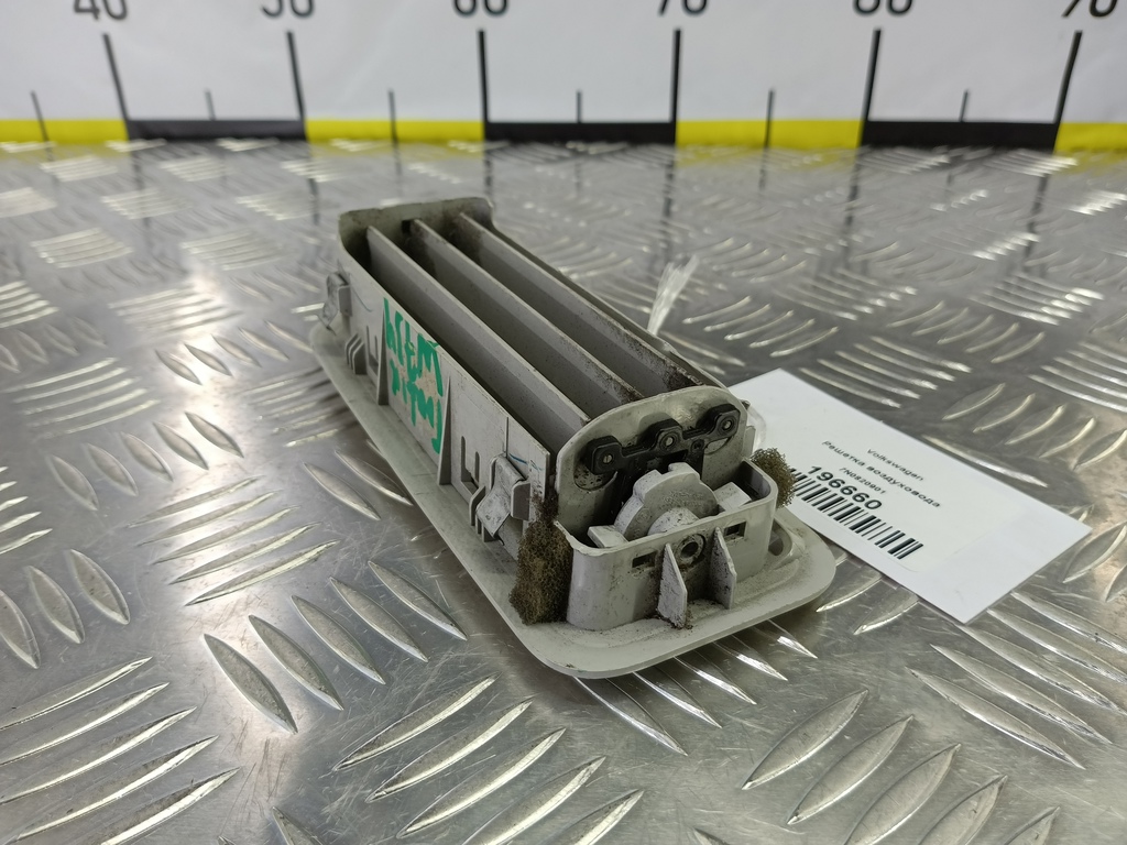 решетка воздуховода Volkswagen   7N0820901, 1550 рублей, Москва
