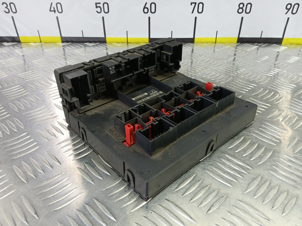 блок предохранителей Volkswagen Caddy  3C8937049D, 1780 рублей, Москва