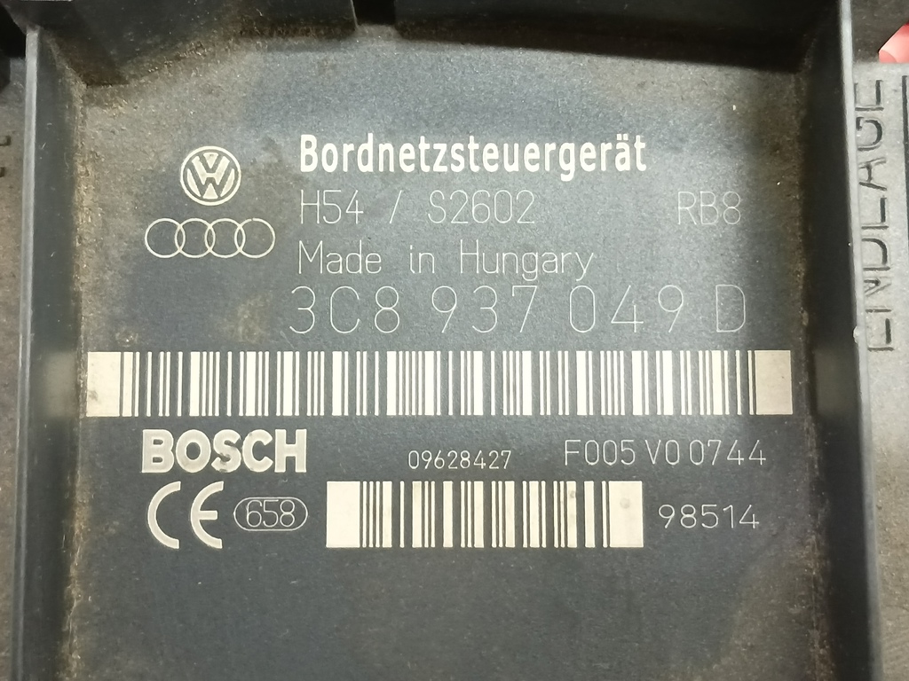 блок предохранителей Volkswagen Caddy  3C8937049D, 1780 рублей, Москва