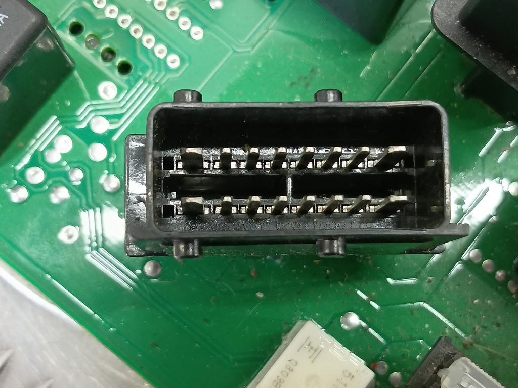 блок предохранителей Peugeot Partner  6580EZ, 15930 рублей, Москва