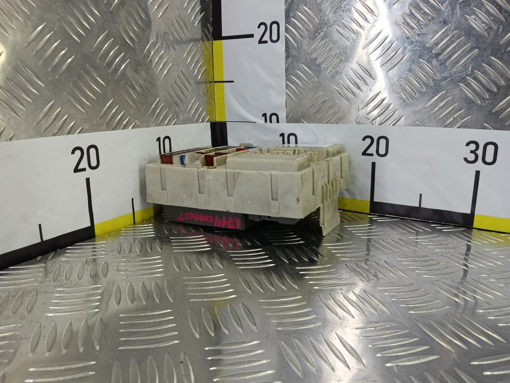 блок предохранителей FORD Tourneo Connect  1504506, 860 рублей, Москва