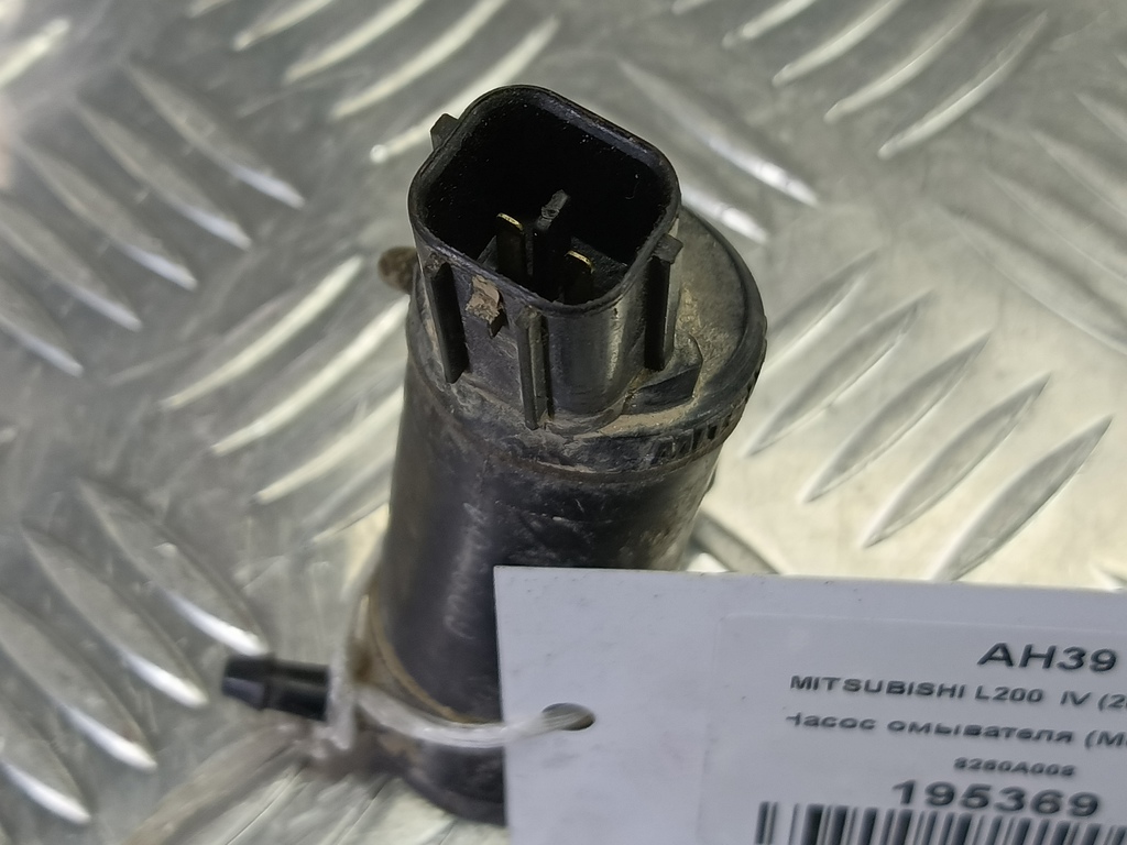 насос омывателя (моторчик) MITSUBISHI L200   8260A008, 1780 рублей, Москва