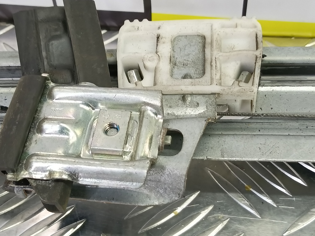 стеклоподъемник MERCEDES-BENZ Vito  A6397200146, 3279 рублей, Москва