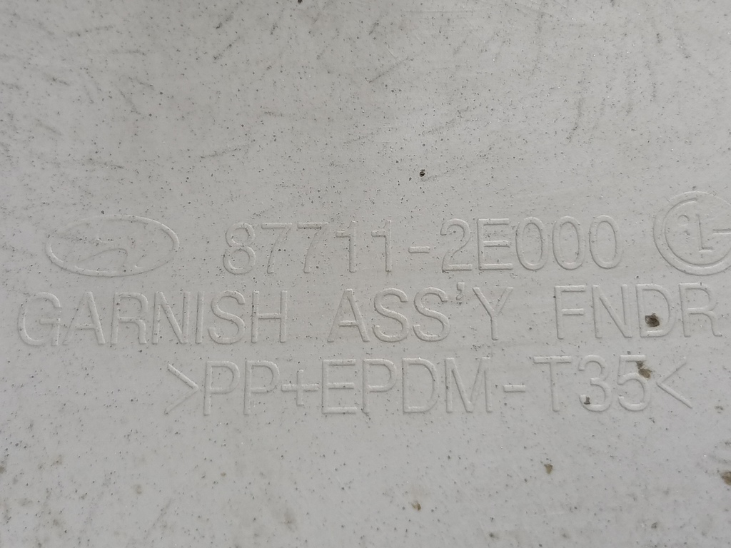 накладка крыла переднего Hyundai TUCSON 2.0 MT (140 л.с.)Tucson  I (2004—2011) Внедорожник 877132E000, 2700 рублей, Москва