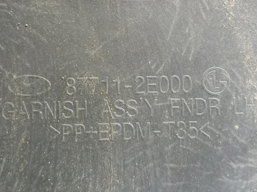 накладка крыла переднего Hyundai TUCSON 2.0 MT (140 л.с.)Tucson  I (2004—2011) Внедорожник 877132E000, 3279 рублей, Москва