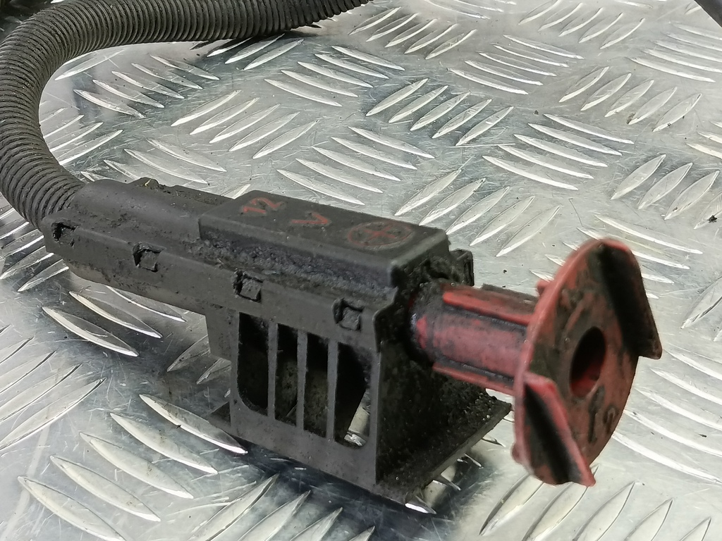 клемма Volkswagen Crafter  2E0971130BF, 13050 рублей, Москва