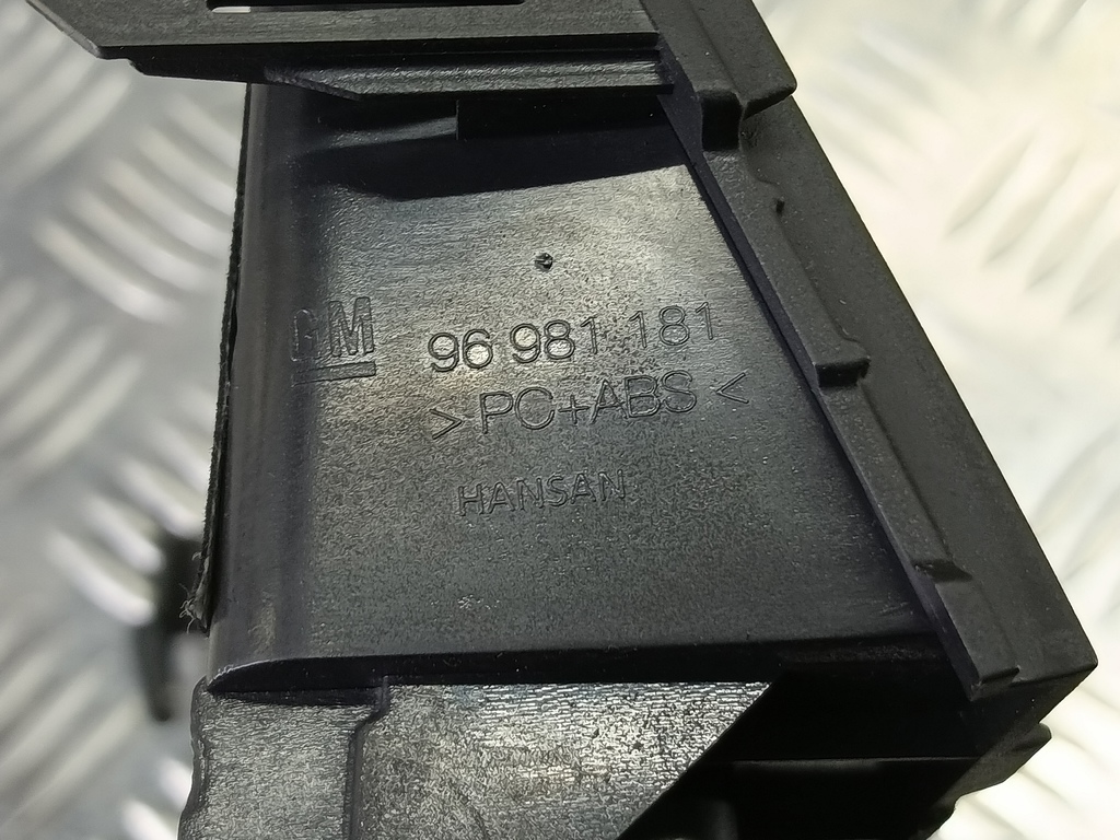 накладка торпедо CHEVROLET  Cruze 1.8 MT (141 л.с.)Cruze  I рестайлинг (2012—2015) Хетчбэк 94563858, 1550 рублей, Москва