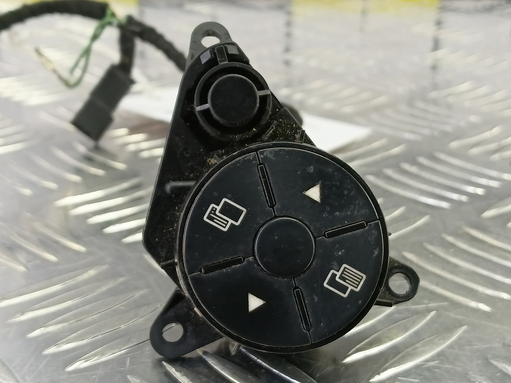 блок кнопок MERCEDES-BENZ Vito  A6399050700, 2130 рублей, Москва