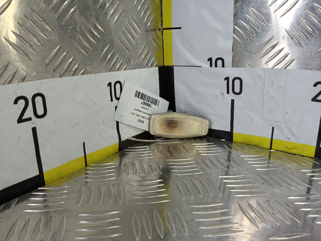 повторитель поворота Hyundai TUCSON 2.0 MT (140 л.с.)Tucson  I (2004—2011) Внедорожник 92303-25500, 750 рублей, Москва