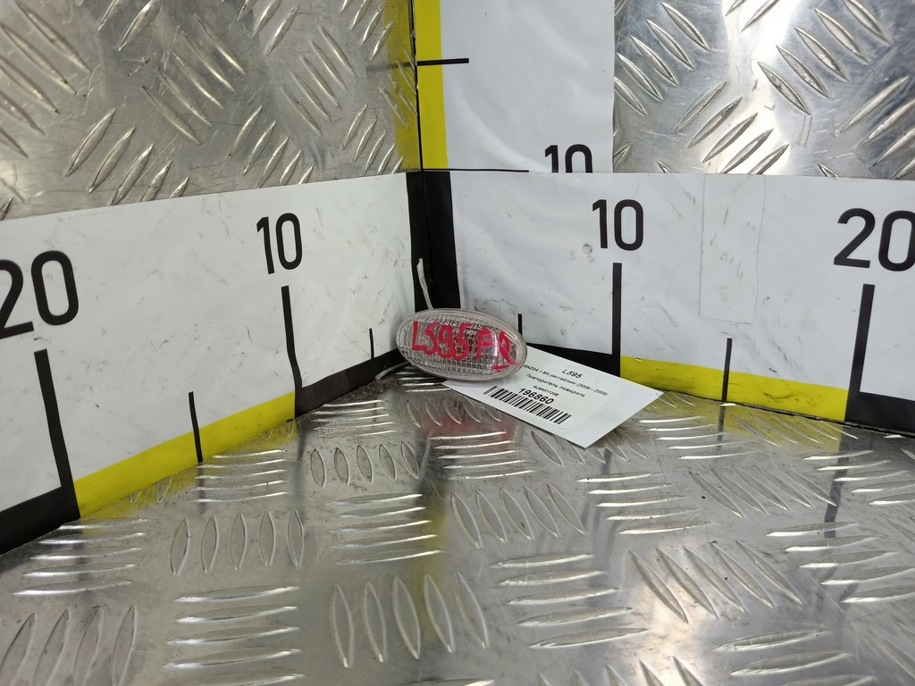 повторитель поворота MAZDA 3 2.0 MT (150 л.с.)3  BK (2003—2006) Седан GJ6A51120E, 860 рублей, Москва