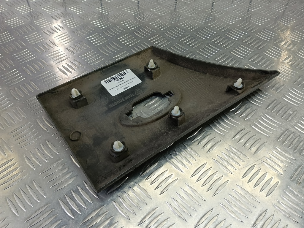 молдинг кузова (наружний) Renault Master  768F30007R, 2010 рублей, Москва