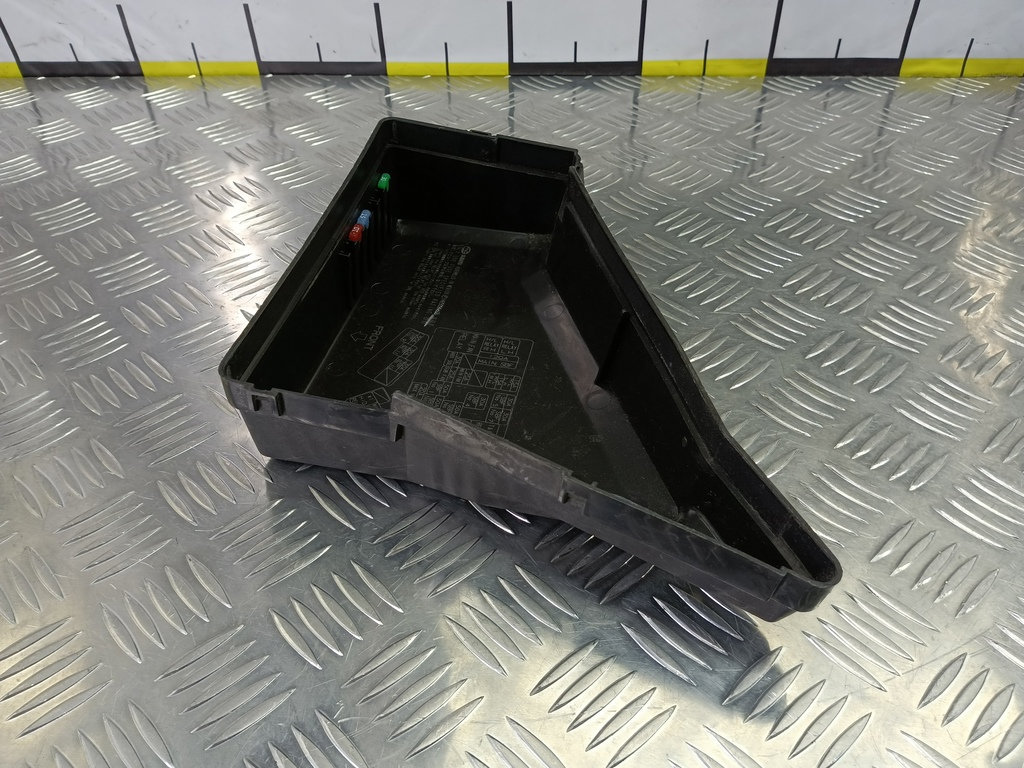 крышка блока предохранителей SUBARU Tribeca 3.0 4WD AT (250 л.с.)Tribeca  WX (2004—2007) Внедорожник 82243XA00B, 630 рублей, Москва