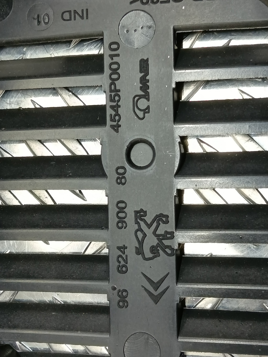 кронштейн динамика музыкального Citroen Berlingo  6562X5, 630 рублей, Москва