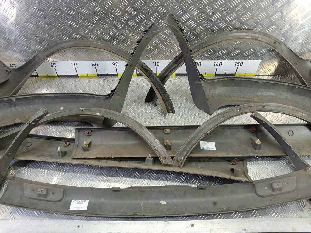 молдинг кузова FORD Fusion 1.4 AMT (80 л.с.)Fusion  I рестайлинг (2005—2012) Хетчбэк 1405230, 14200 рублей, Москва