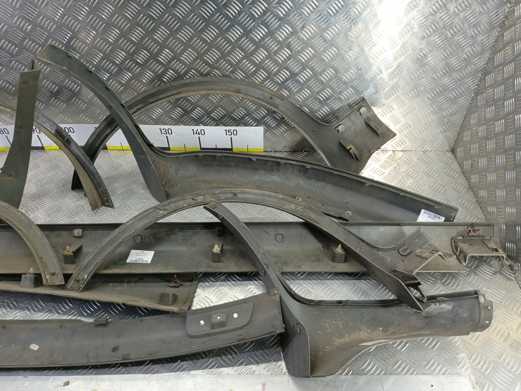 молдинг кузова FORD Fusion 1.4 AMT (80 л.с.)Fusion  I рестайлинг (2005—2012) Хетчбэк 1405230, 14200 рублей, Москва