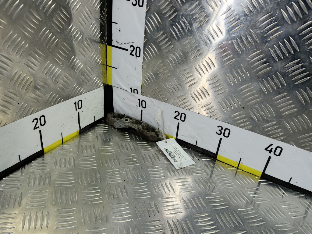 кронштейн компрессора кондиционера LAND ROVER DISCOVERY  JPD500080, 1670 рублей, Москва