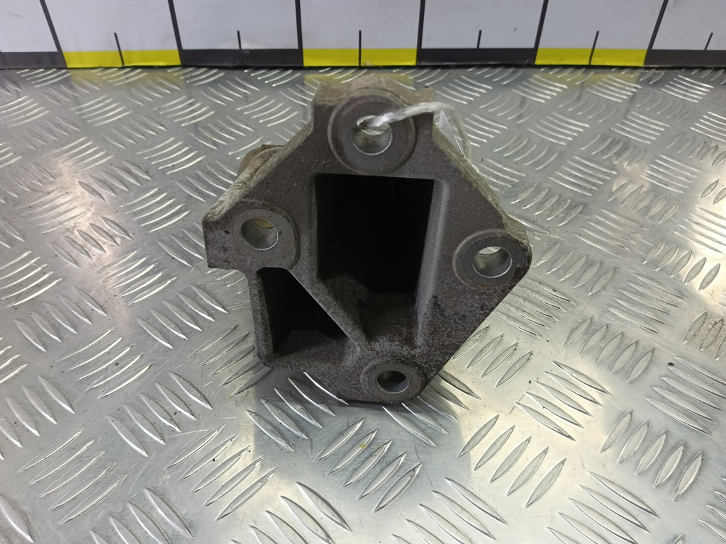 кронштейн двигателя (двс) LAND ROVER DISCOVERY  KKU500580, 520 рублей, Москва