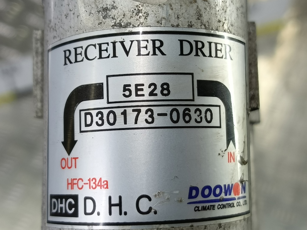 радиатор кондиционера Hyundai TUCSON 2.0 CRDi AT (112 л.с.)Tucson  I (2004—2011) Внедорожник 976062E100, 2700 рублей, Москва