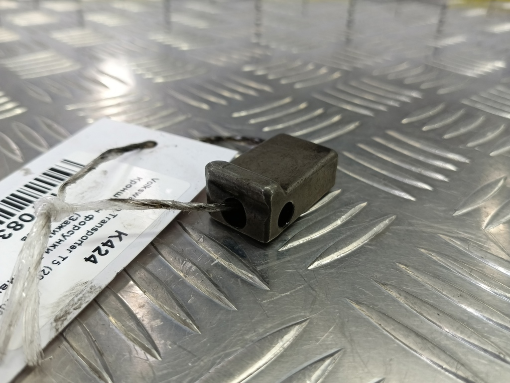 кронштейн форсунки топливной (зажим) Volkswagen Transporter  038130069B, 750 рублей, Москва