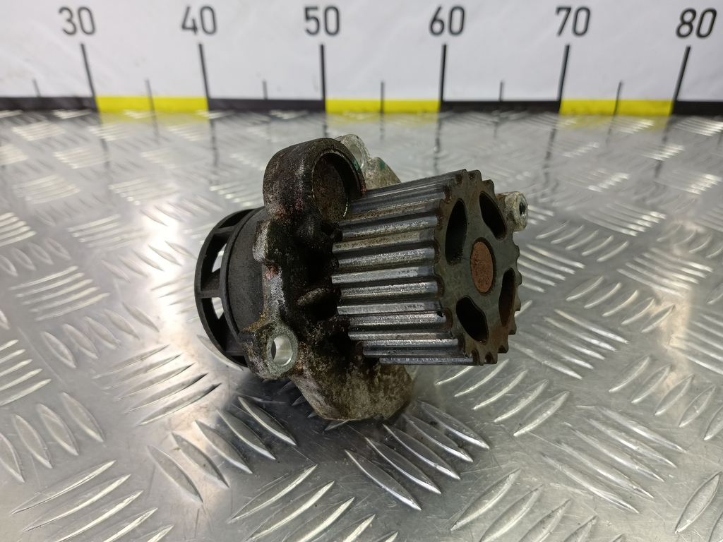 насос водяной Volkswagen Transporter  045121011H, 630 рублей, Москва