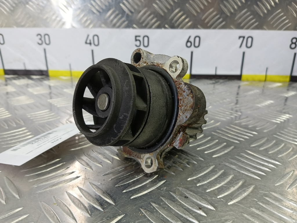 насос водяной Volkswagen Transporter  045121011H, 630 рублей, Москва