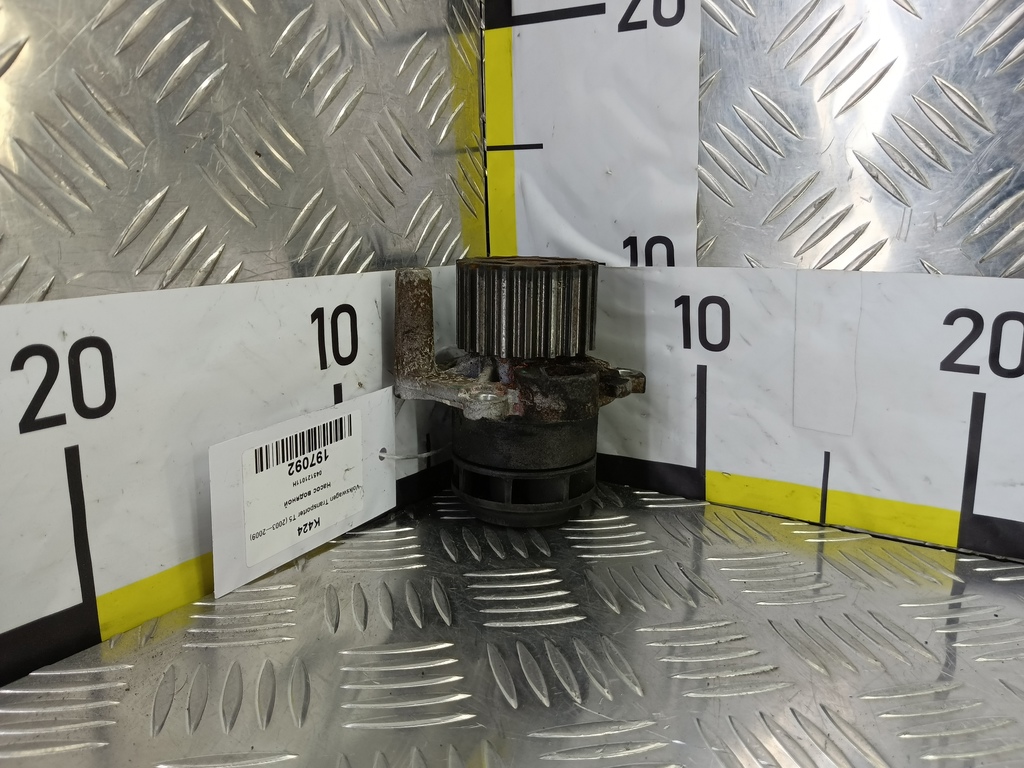 насос водяной Volkswagen Transporter  045121011H, 630 рублей, Москва