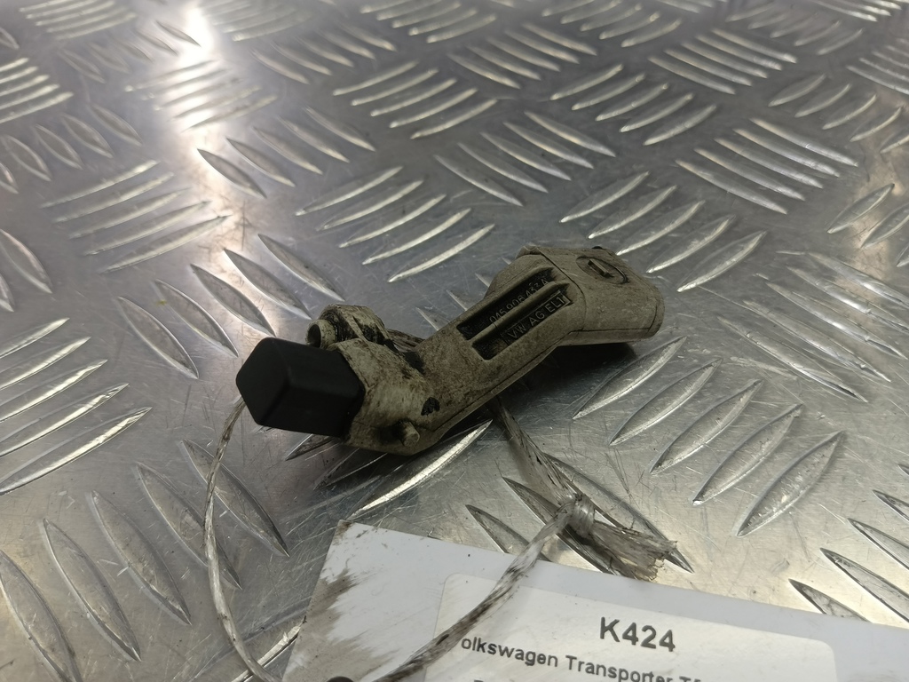 датчик положения коленвала Volkswagen Transporter  036906433E, 1320 рублей, Москва