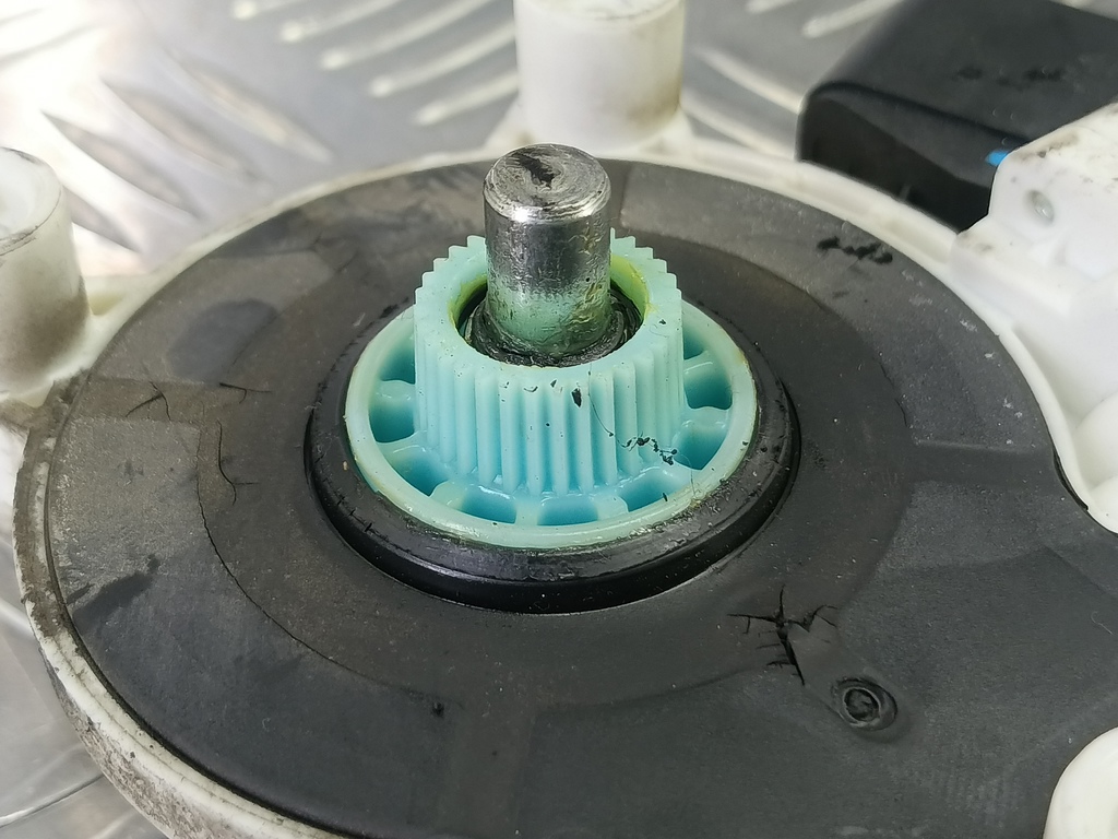 моторчик стеклоподъёмника MERCEDES-BENZ Vito  A0009069700, 4079 рублей, Москва